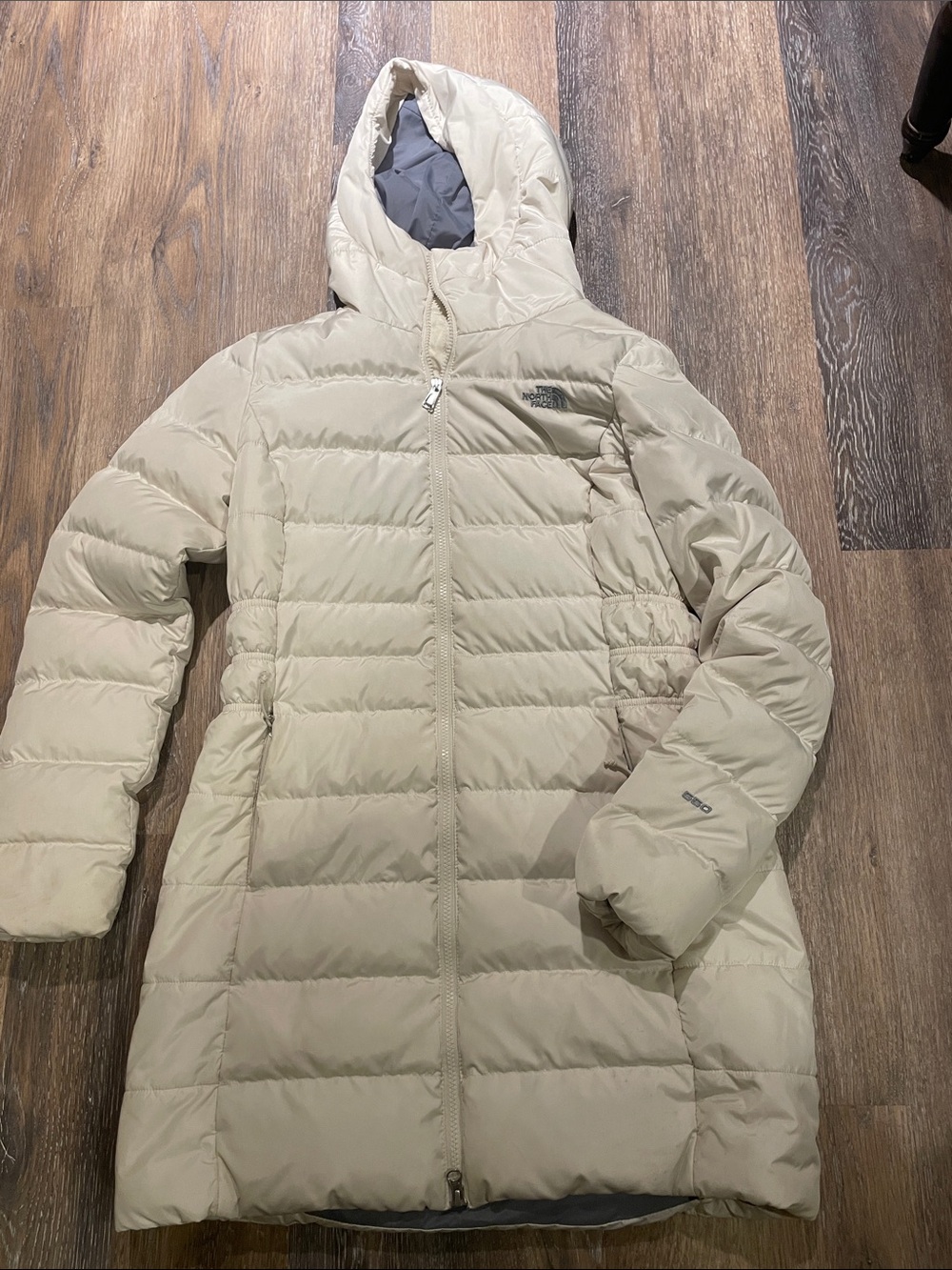 The North Face Gotham Women's v Hooded Down parka size med vintage white 550